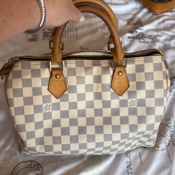 Louis Vuitton Handbags - Beautiful Louis Vuitton speedy Damier azur.